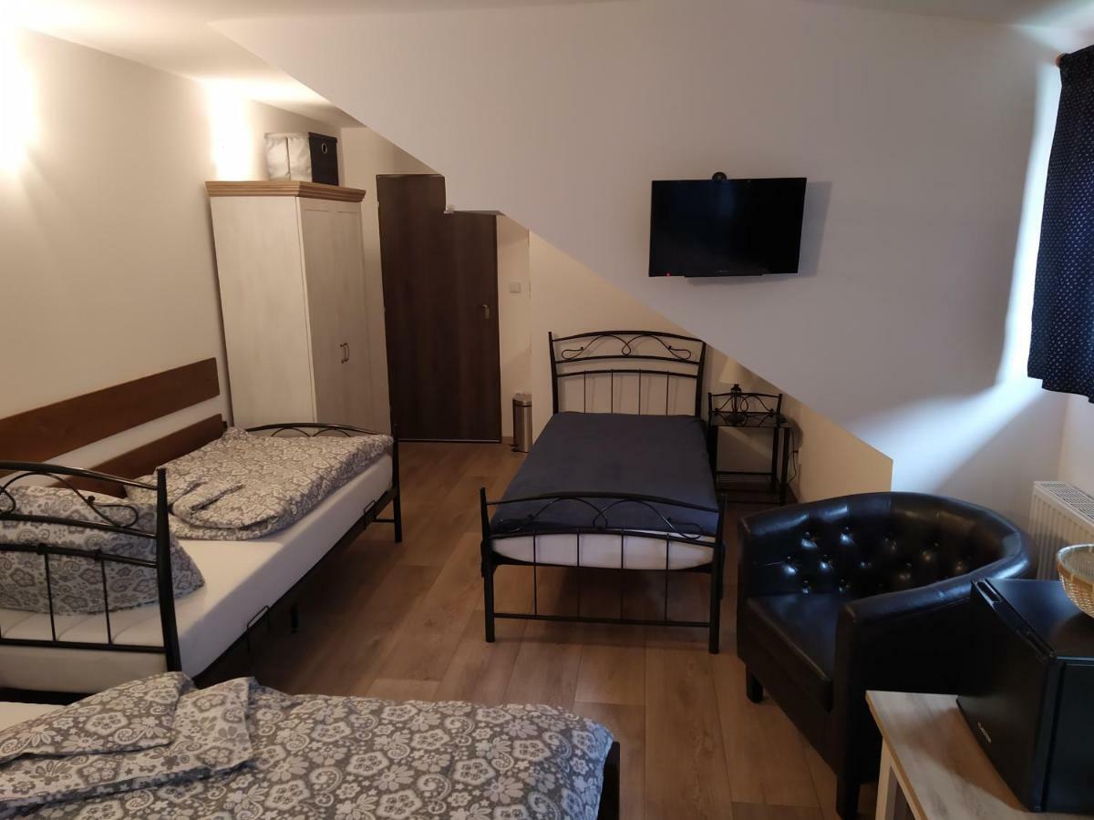 Penzion A Restaurace U Kalendu Strážnice Екстериор снимка