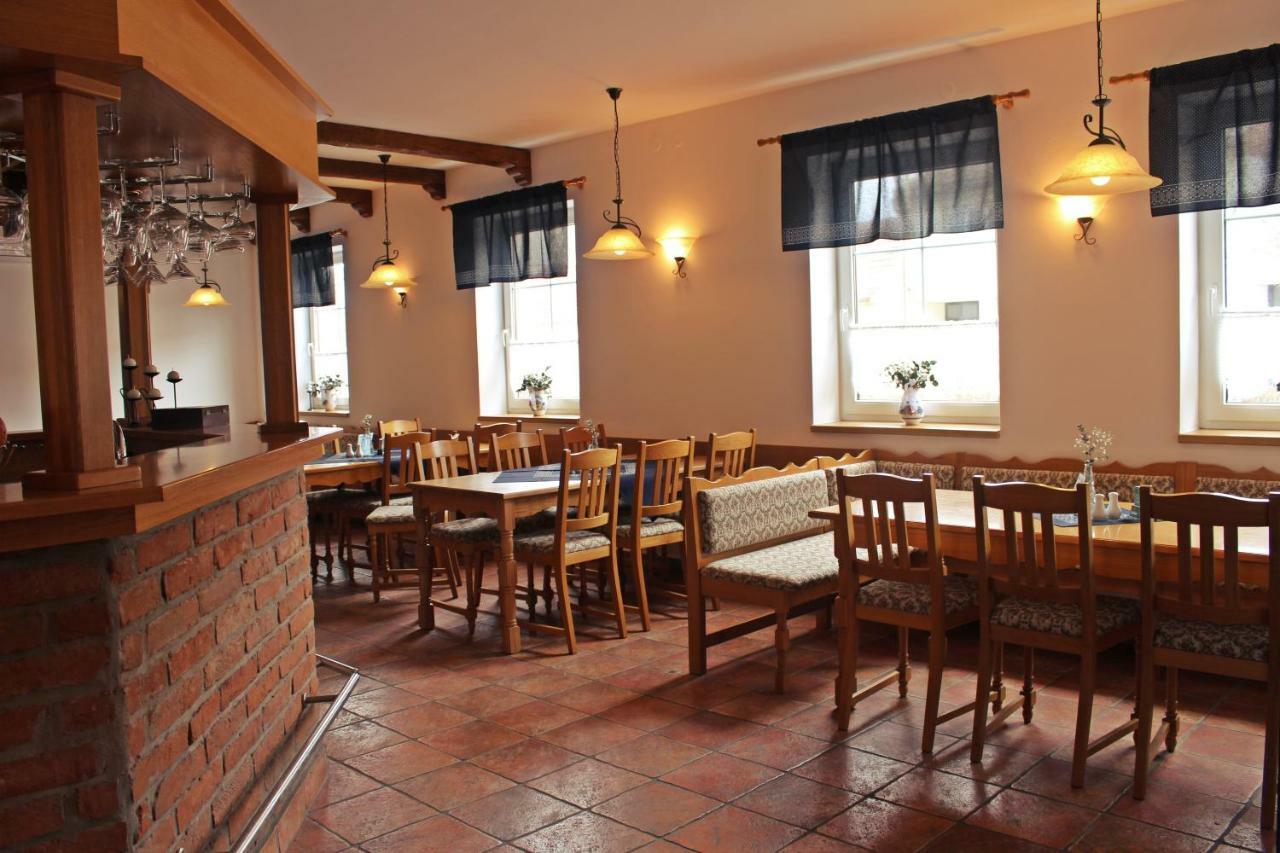 Penzion A Restaurace U Kalendu Strážnice Екстериор снимка
